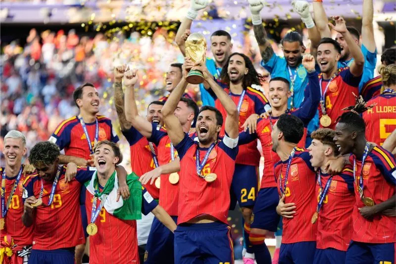 La Roja cho thấy sức mạnh đáng sợ